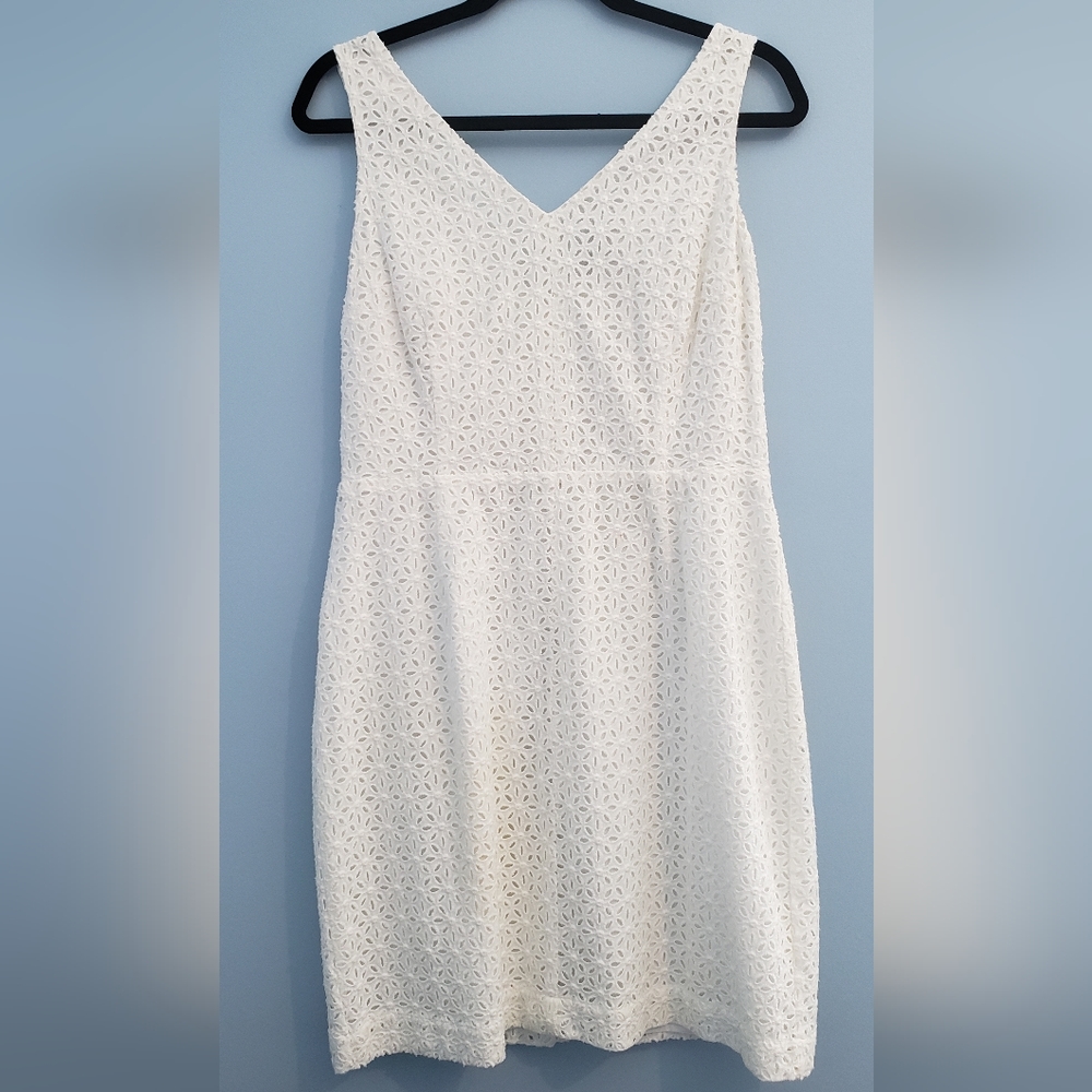 matty m. White Sleevless Short Dress.